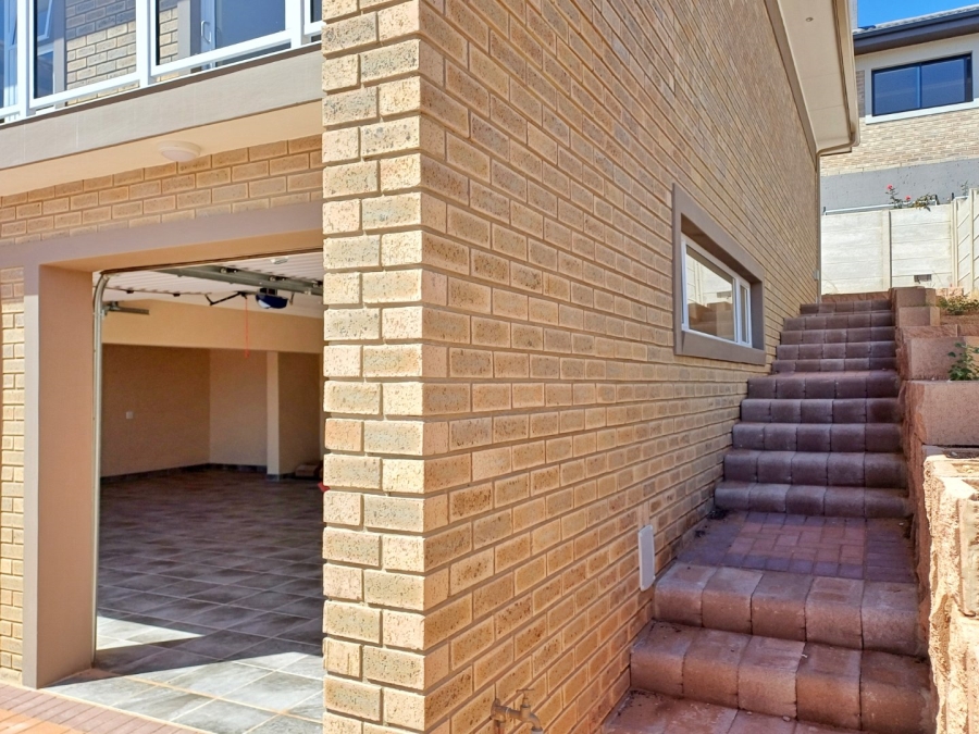 3 Bedroom Property for Sale in Reebok Western Cape